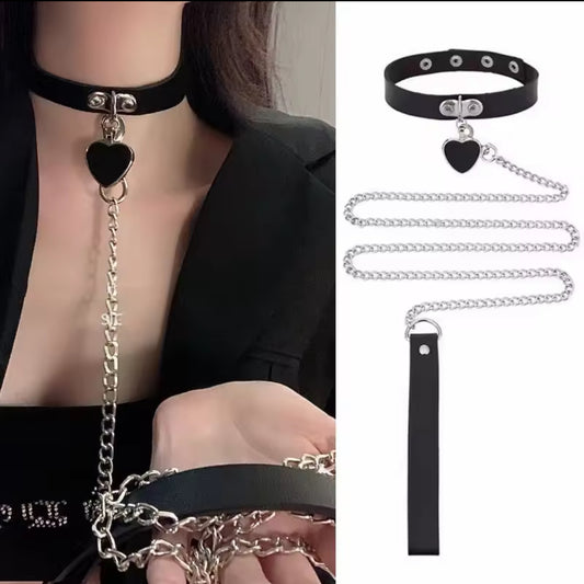 קולר ורצועה לב שחור